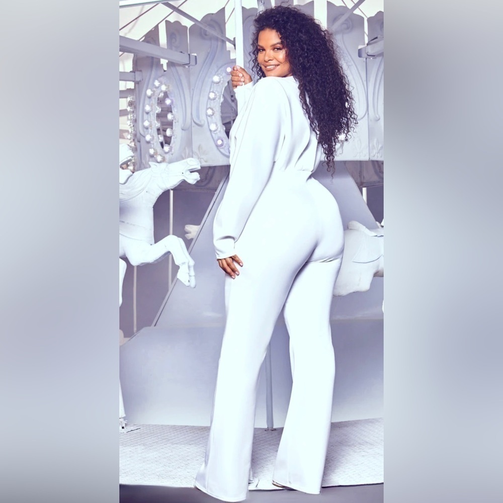 PrettyLittleThing Plus White Pleated Balloon Sleeve Jumpsuit Size 12